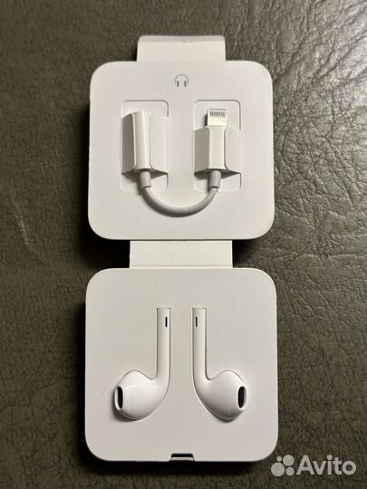 Apple earpods lightning
