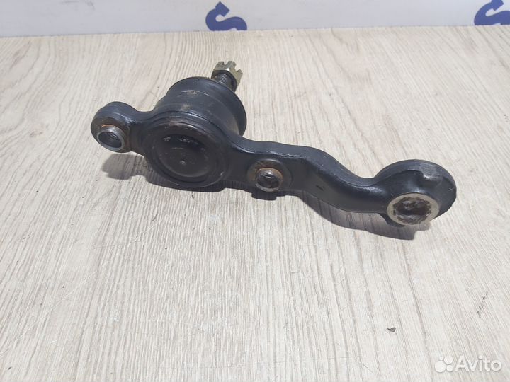 Шаровая опора левая Toyota Mark II GX100