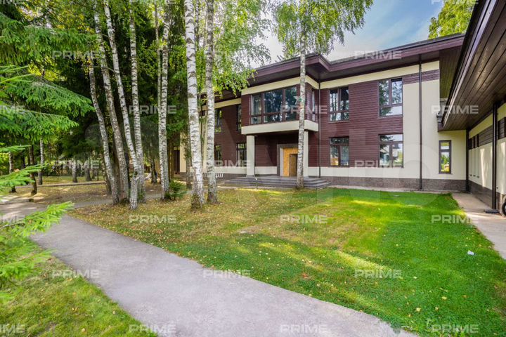 Дом 770 м² на участке 71 сот.