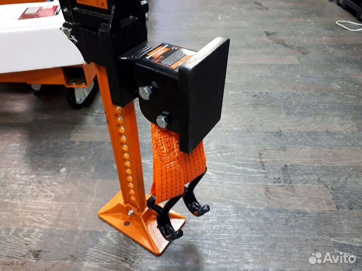 Зацеп реечного домкрата за колесо автодело