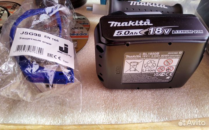 Болгарка Мakita 125мм Акб 18v полный ком-кт/диски