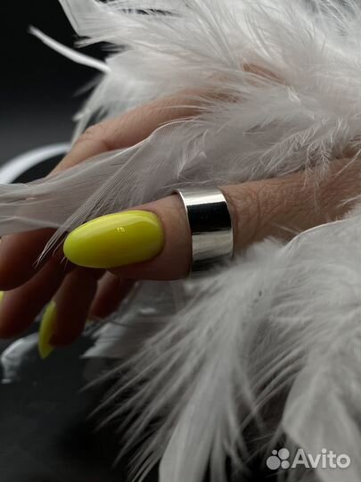 Модель на маникюр