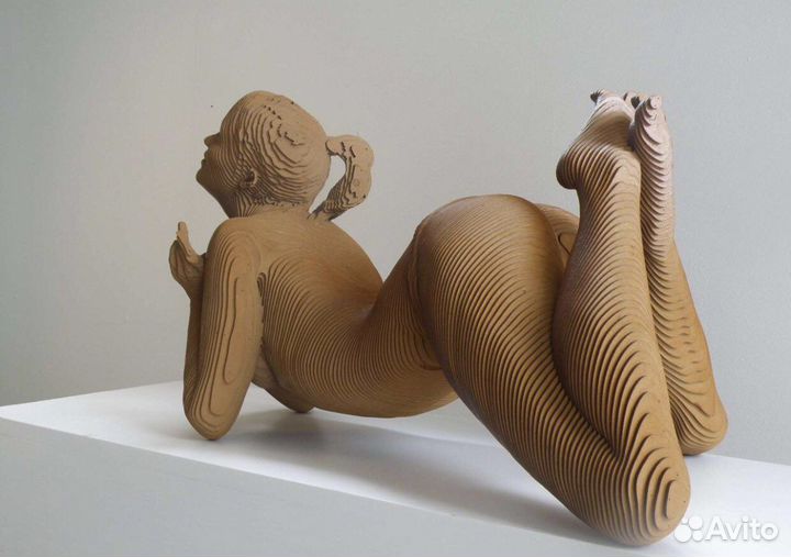 Статуэтка девушки (натуральная величина)