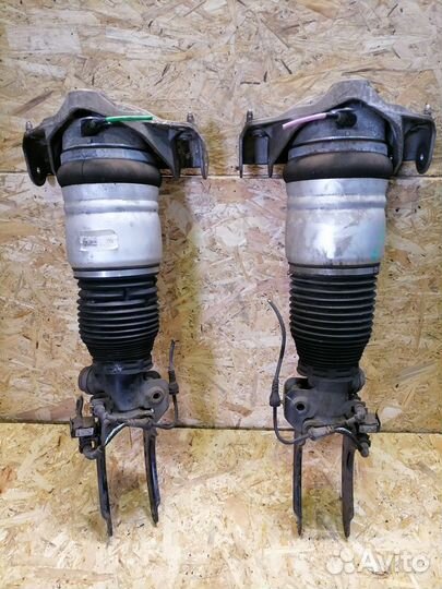 Пневмостойка передняя правая Porsche Cayenne 955