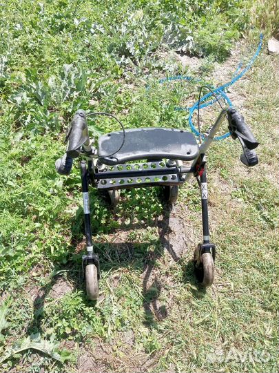 Ходунки для взрослых с колесами