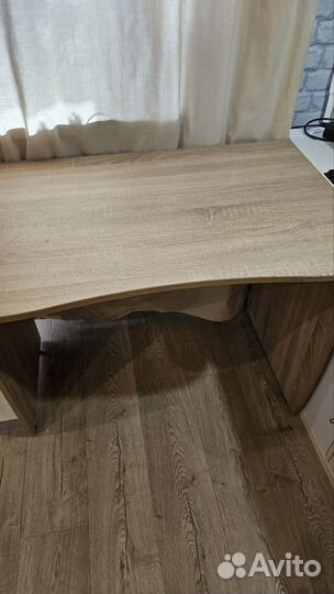 Письменный стол