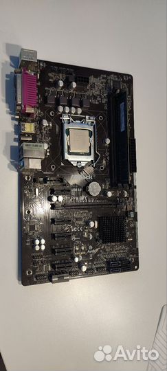 Материнская плата с процессором и памятью