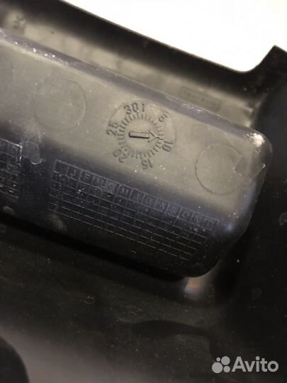 Заглушка подлокотника пежо 308, 408