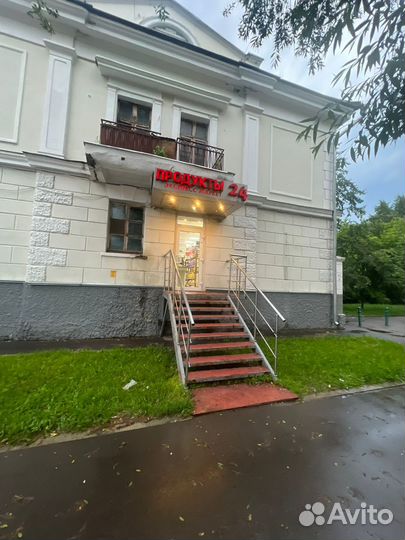 Магазин продуктов 24 часа у метро