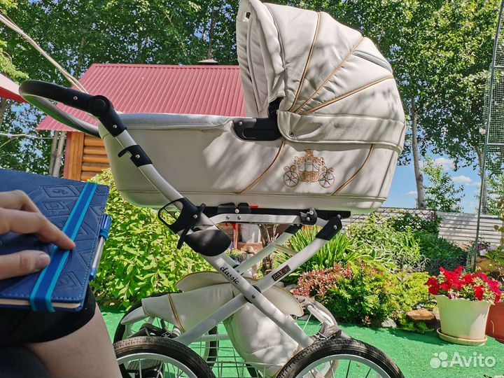 Коляска 2 в 1 классическая Белая