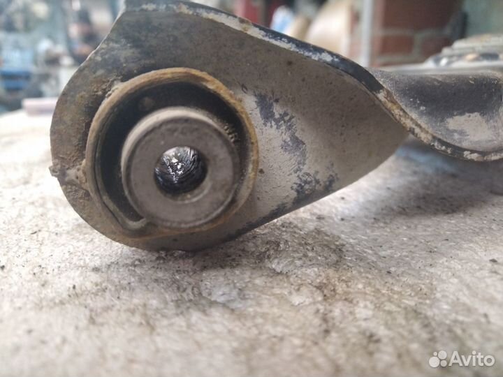 Рычаг подвески передний правый Honda Accord CH6