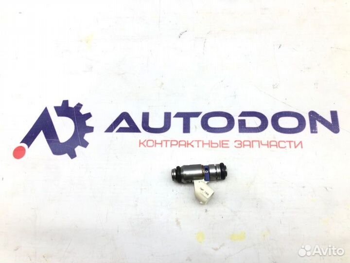Форсунка топливная Volkswagen Polo 6R1 1.4