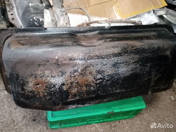 Топливный бак Toyota Hilux 1989 года