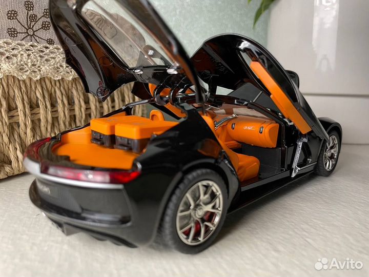 Модель автомобиля Bugatti Atlantic металл 1:24
