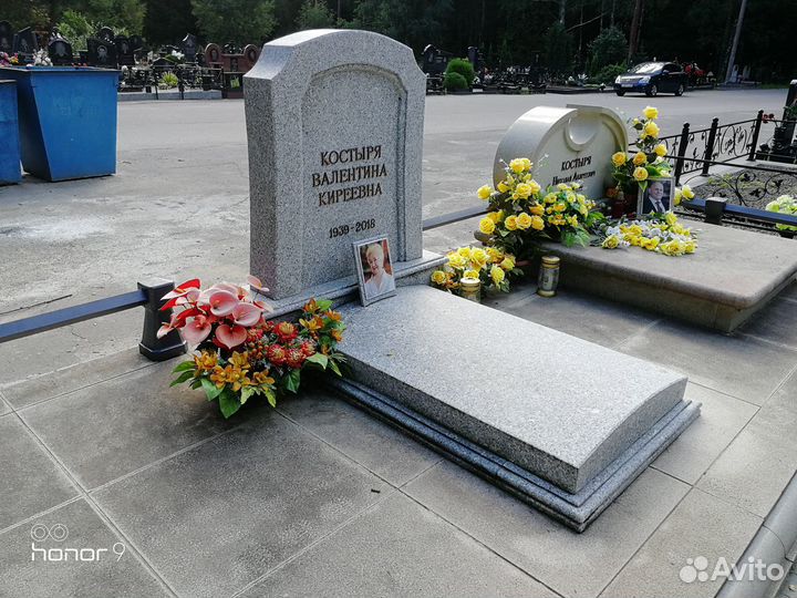 Памятники из гранита и мраморной крошки