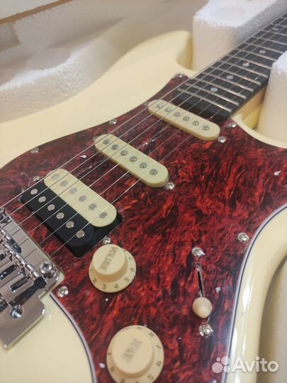 Реплика Fender Stratocaster HSS