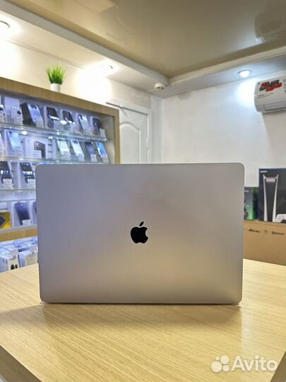 MacBook Pro 16 2019 i9 32/1000gb идеал