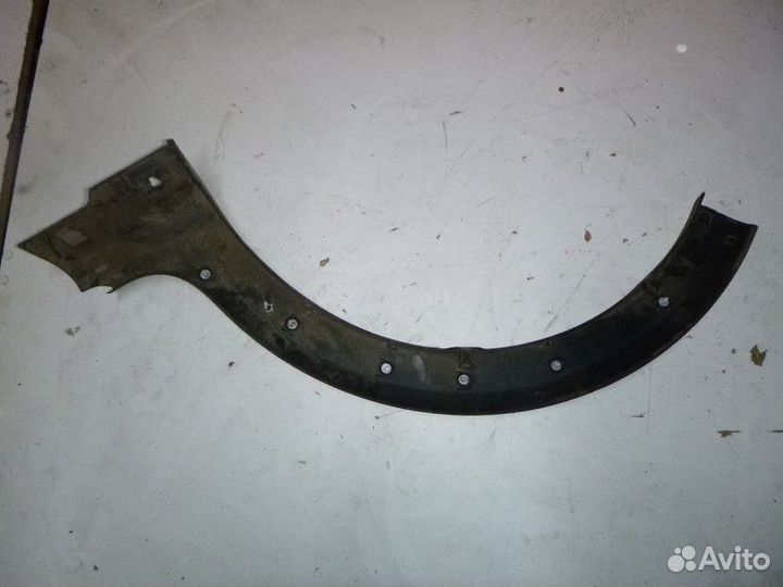 Накладка заднего крыла левого renault sandero 2009