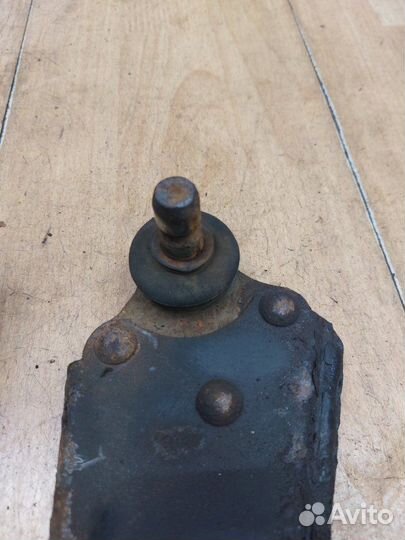 Рычаг подвески передний правый Opel Corsa D Z12XEP