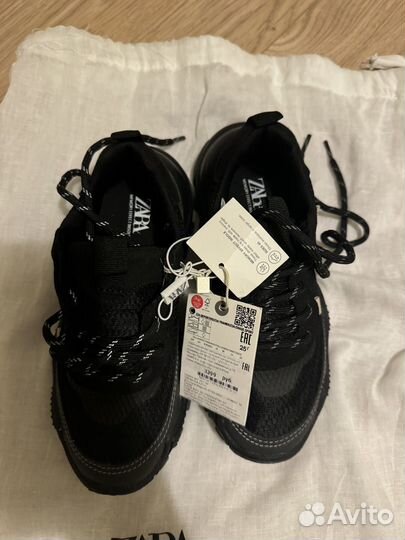 Кроссовки zara