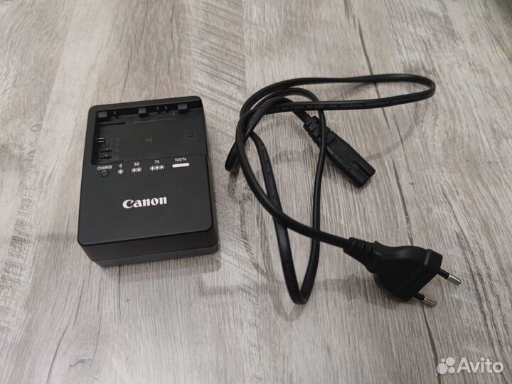 Зарядное устройство Canon LC-E6E