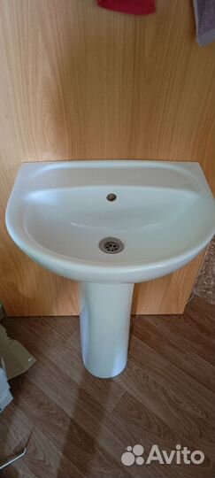 Раковина в ванную накладная бу