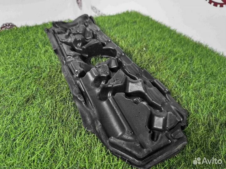 Шумоизоляция моторного отсека Bmw 7-Series G11 3.0