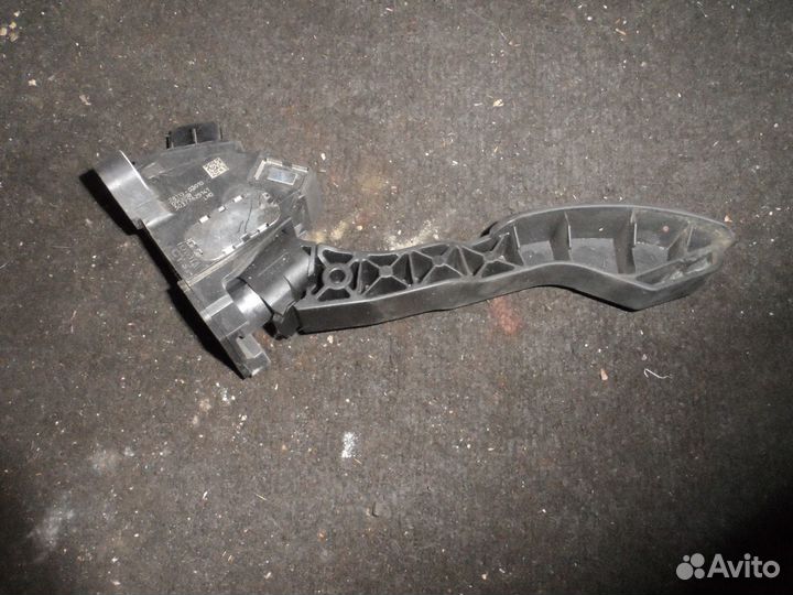Педаль газа Toyota Corolla 150