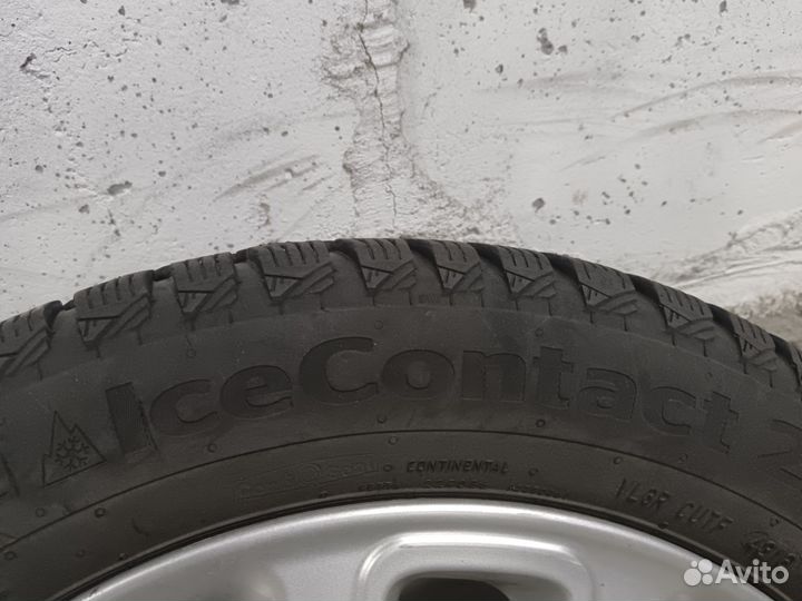 Continental IceContact 2 SUV 215/55 R17