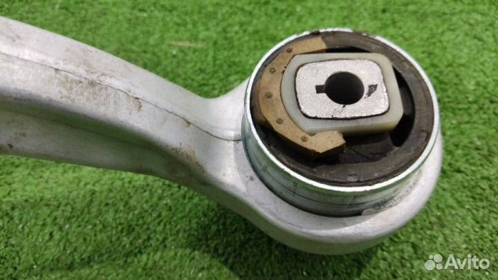 Рычаг подвески передний левый Skoda Superb седан