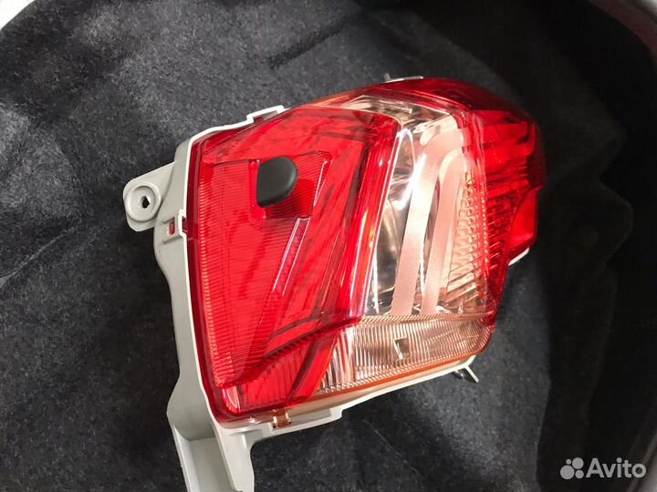 Новый левый фонарь Suzuki Burgman 650 2013-н.в