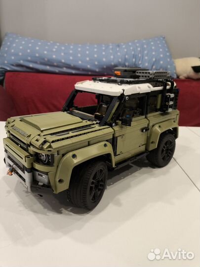 Lego technic land rover defender 42110