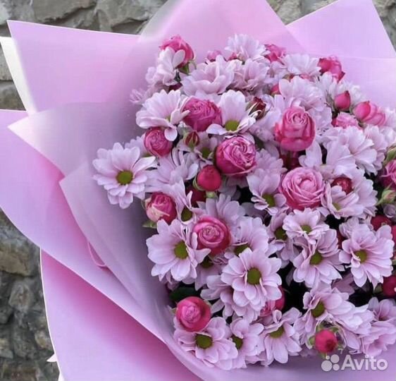 Букет хризантем пионовидных роз