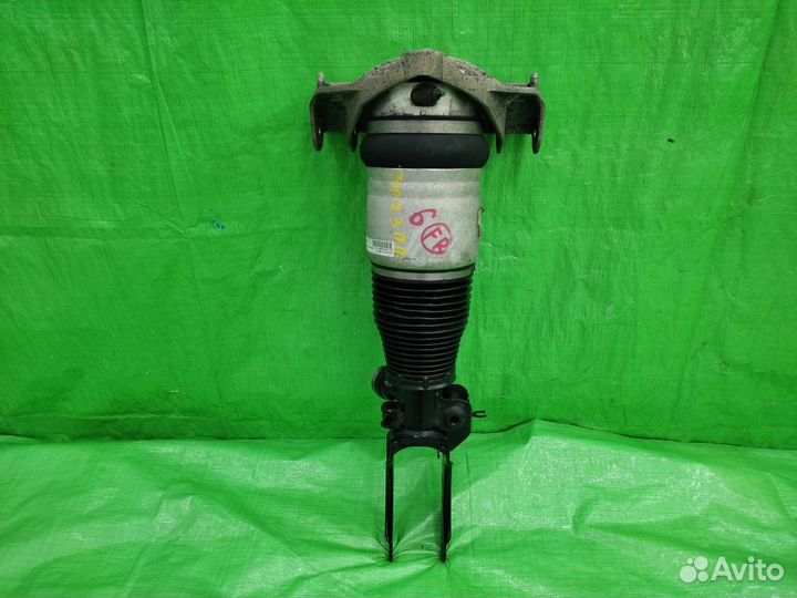 Стойка пневмо перед прав VW Touareg / Cayenne / Q7