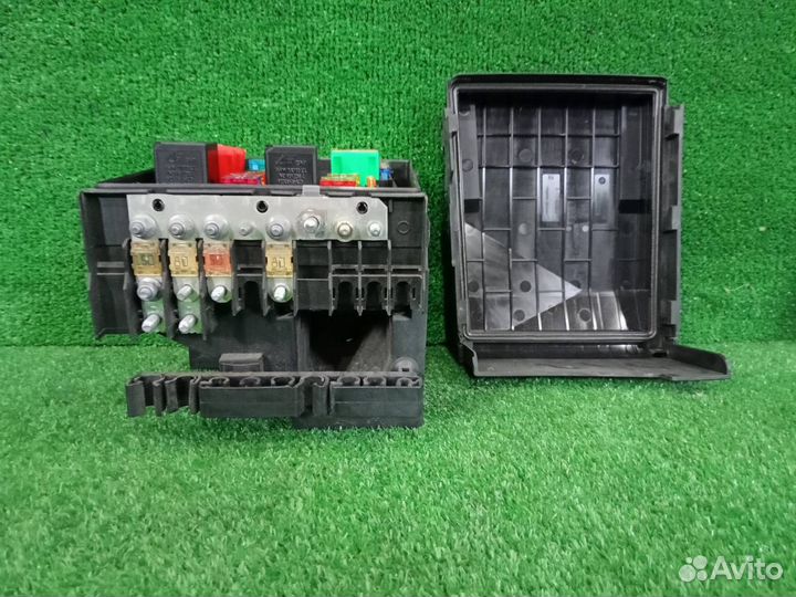 Блок предохранителей Volkswagen Jetta 5 cavd