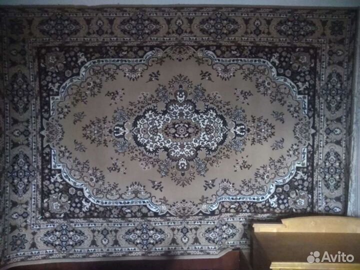 Ковер шерстяной