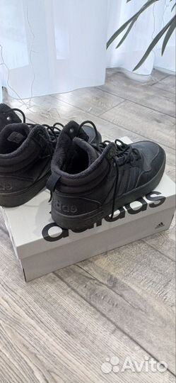 Кроссовки Adidas зимние