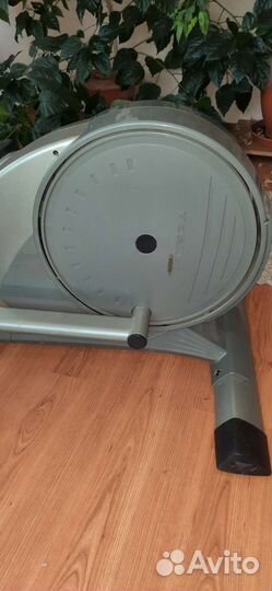 Эллиптический тренажер torneo