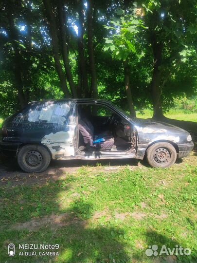 Opel Astra 1.6 МТ, 1997, битый, 350 000 км