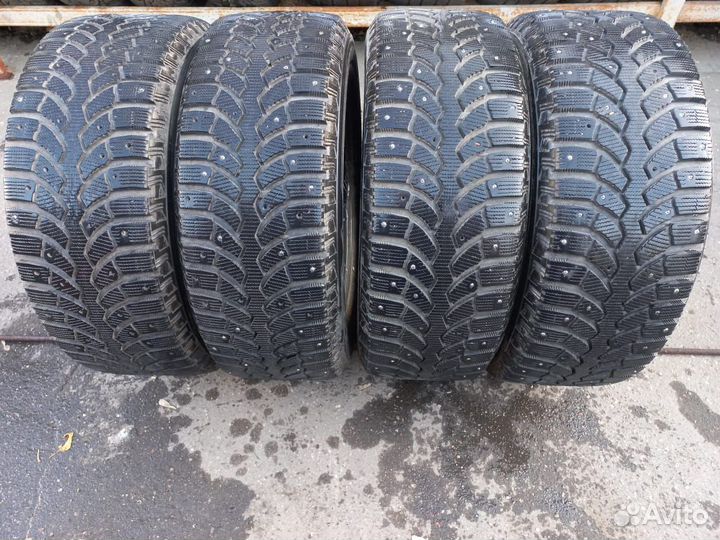Bridgestone Blizzak Spike-01 235/60 R16 100T