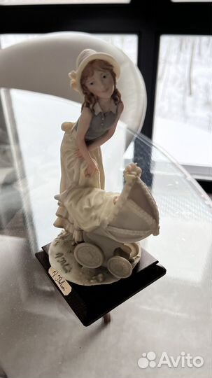 Милая Статуэтка девушки с младенцем от A. Belcari