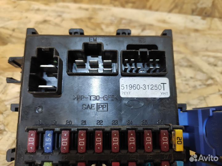 Блок предохранителей салона Nissan Almera Classic