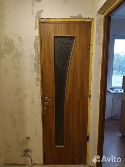 Межкомнатные двери бу 60/80 см с коробкой