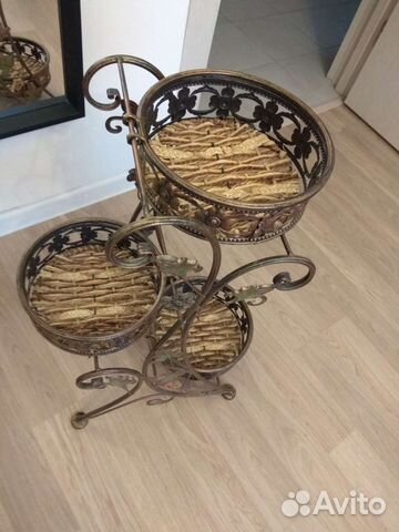 Подставка для цветов напольная металлическая