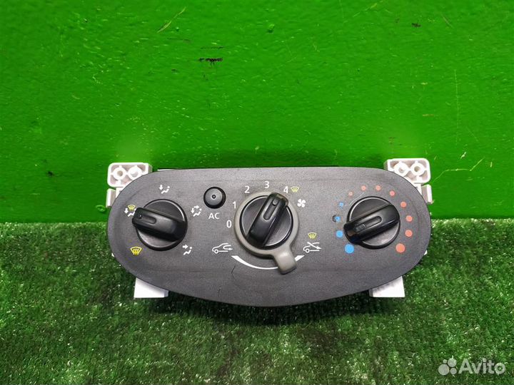 Панель управления отопителя Renault Sandero 1 (BS