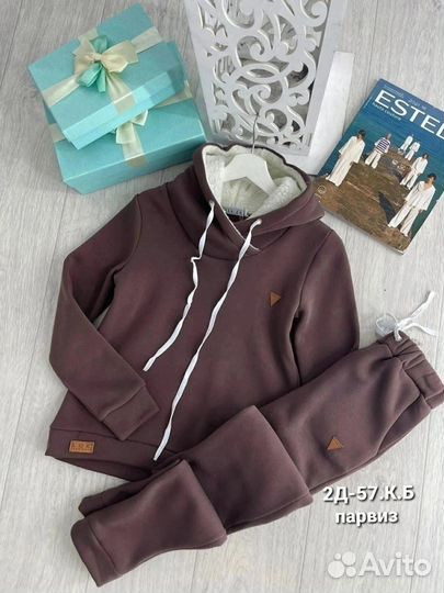 Спортивный костюм женский