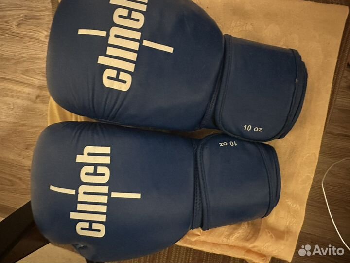 Боксерские перчатки 10 oz clinch