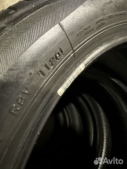 Bridgestone Potenza S001 245/45 R19 и 275/40 R19 98Y