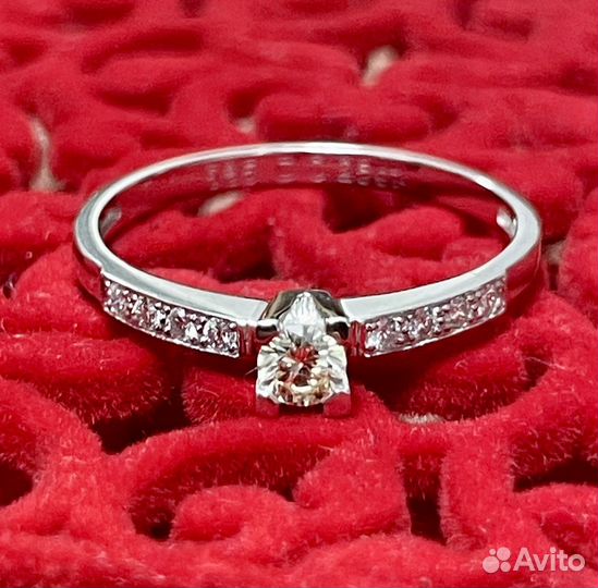 Золотое кольцо с бриллиантом 0.25ct