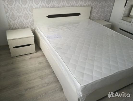Кровать